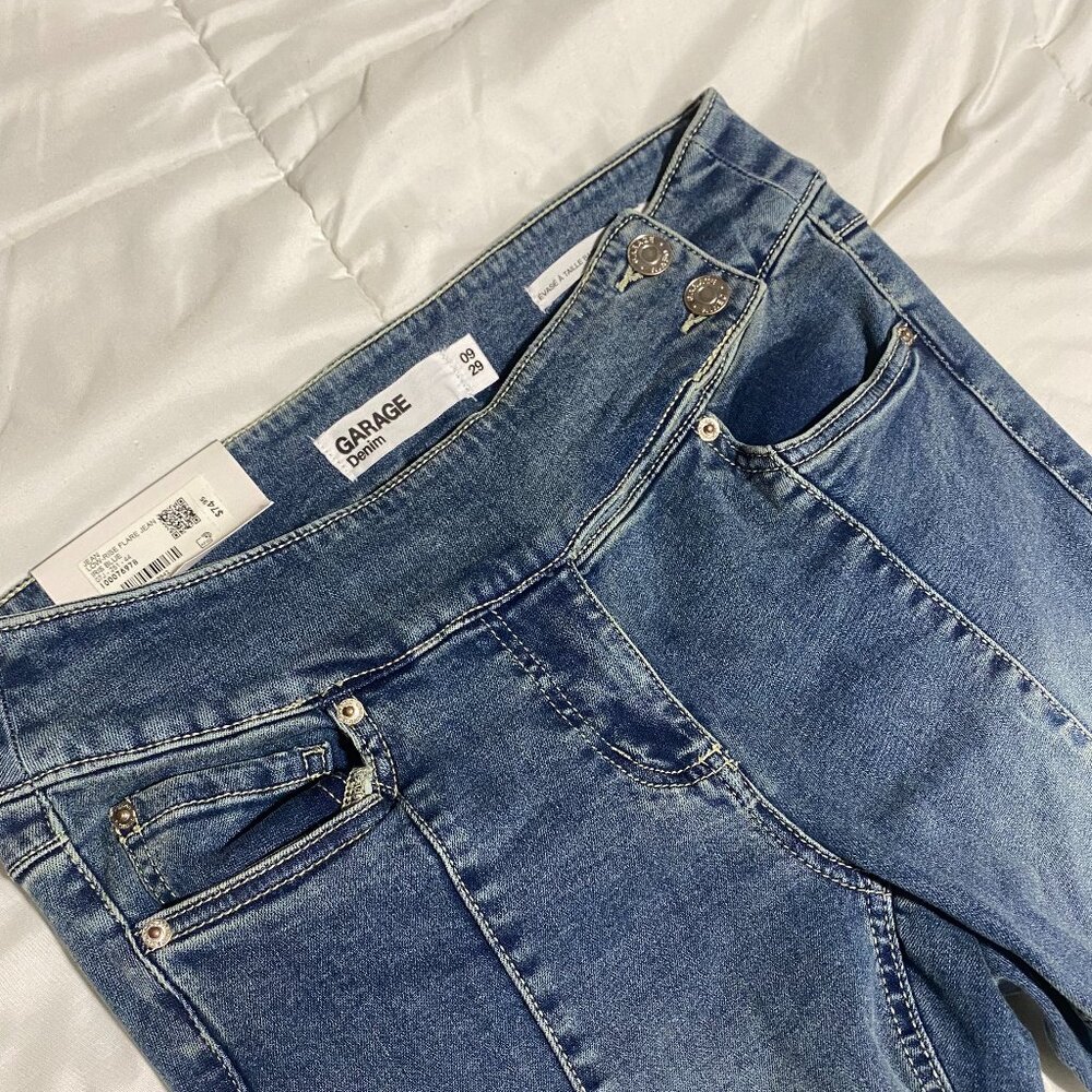 Garage - Low Rise Flare Jeans - Picture 3 of 7